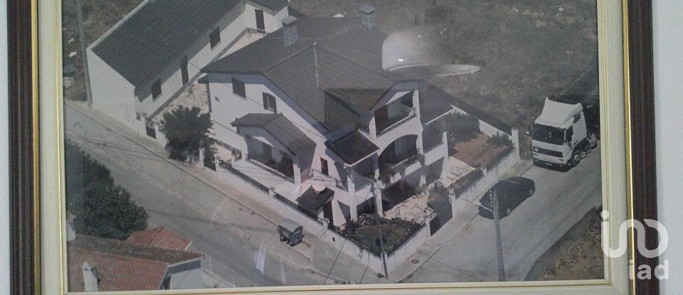 House T5 in Rio de Mouro of 269 m²