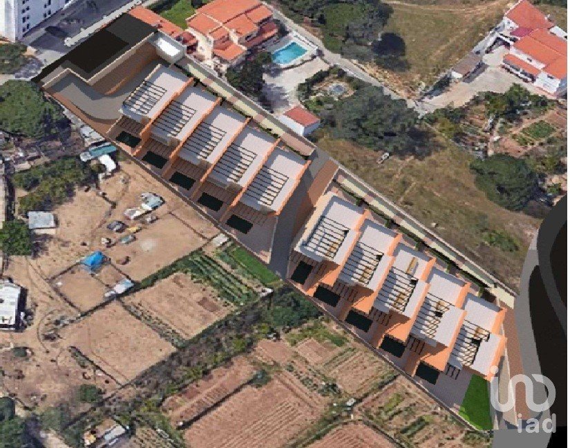 Land in Quarteira of 2,525 m²