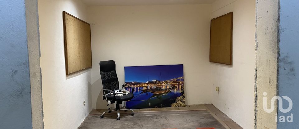 Pavillon T0 à Oliveira do Douro de 679 m²