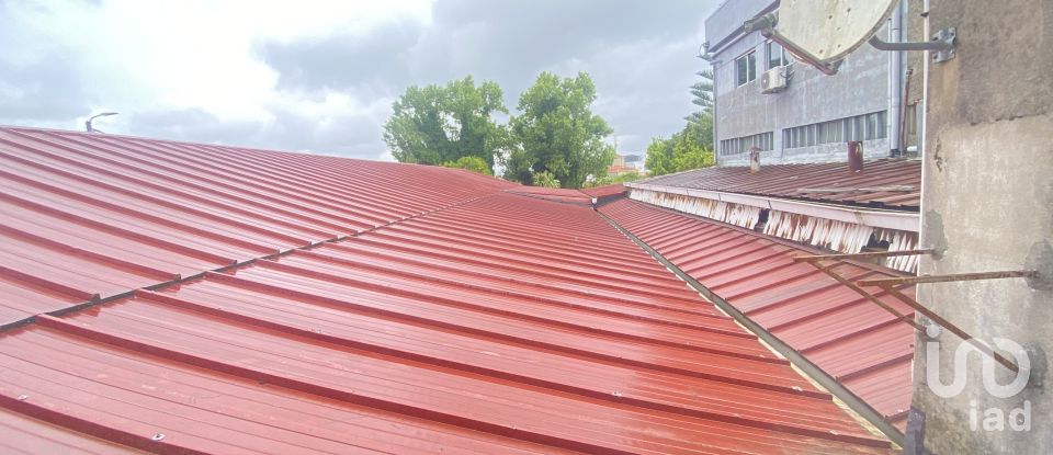 Pavillon T0 à Oliveira do Douro de 679 m²