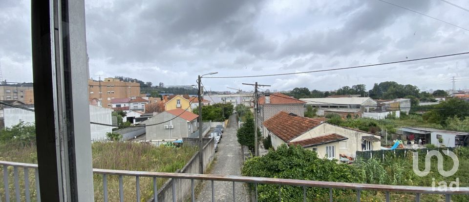 Pavillon T0 à Oliveira do Douro de 679 m²