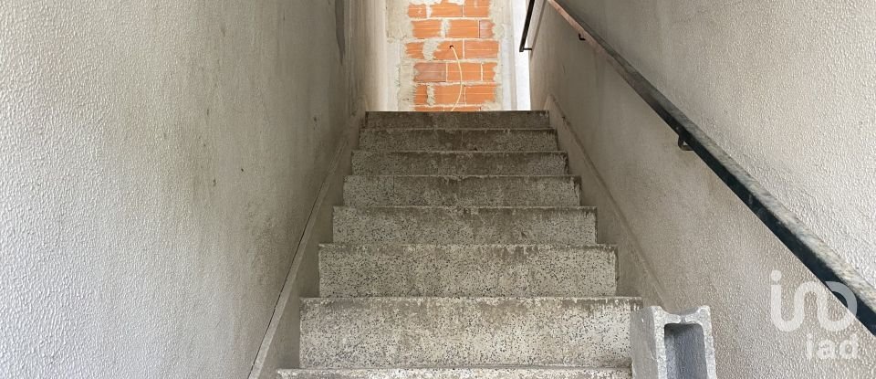 Pavillon T0 à Oliveira do Douro de 679 m²