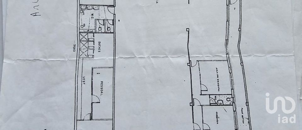 Pavillon T0 à Oliveira do Douro de 676 m²