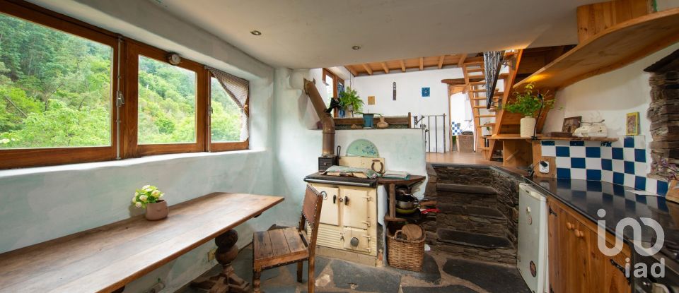 Moradia T4 em Cadafaz e Colmeal de 71 m²