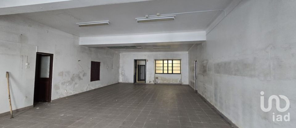 Maison traditionnelle T4 à Bombarral e Vale Covo de 342 m²