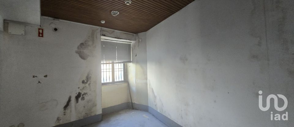 Maison traditionnelle T4 à Bombarral e Vale Covo de 342 m²