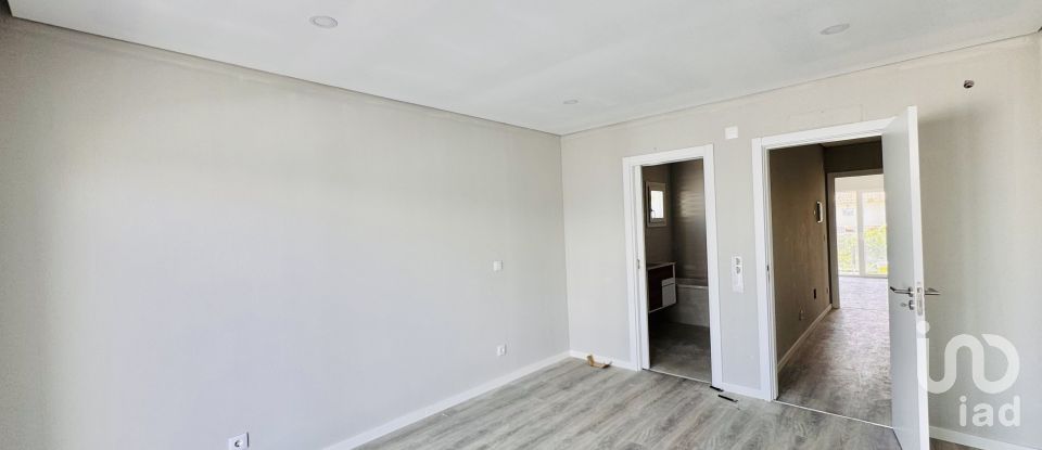 Moradia T3 em Fernão Ferro de 127 m²