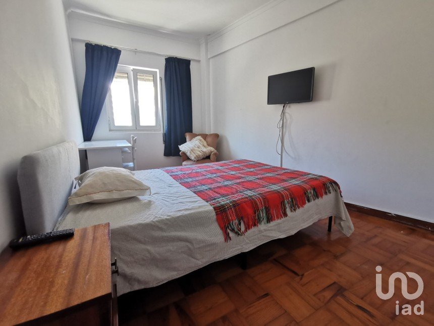 Apartment T4 in Faro (Sé e São Pedro) of 140 m²