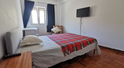 Apartment T4 in Faro (Sé e São Pedro) of 140 m²