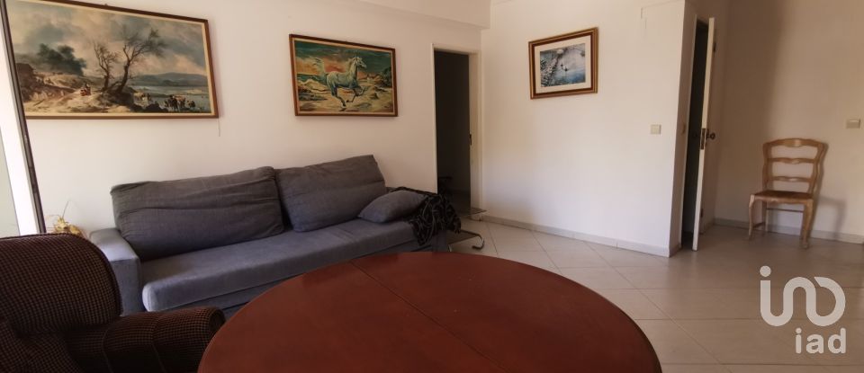 Apartment T4 in Faro (Sé e São Pedro) of 140 m²
