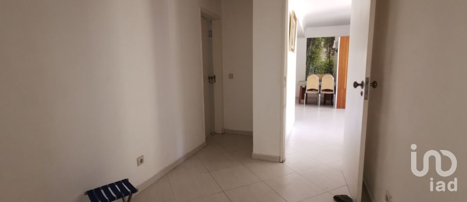 Apartment T4 in Faro (Sé e São Pedro) of 140 m²
