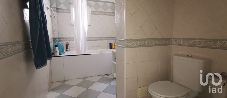 Apartment T4 in Faro (Sé e São Pedro) of 140 m²