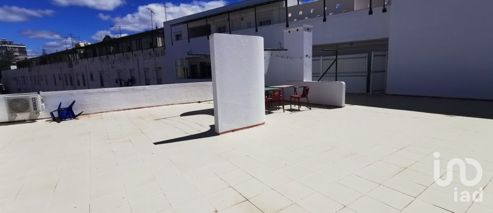 Apartment T4 in Faro (Sé e São Pedro) of 140 m²