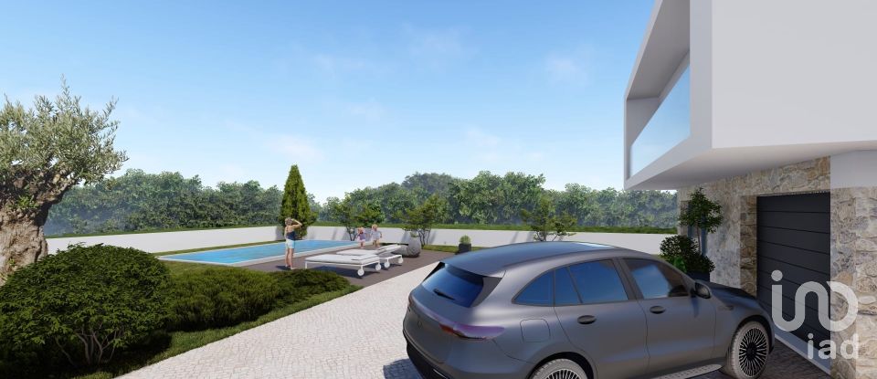 Terreno urbano em Reguengo Grande de 728 m²