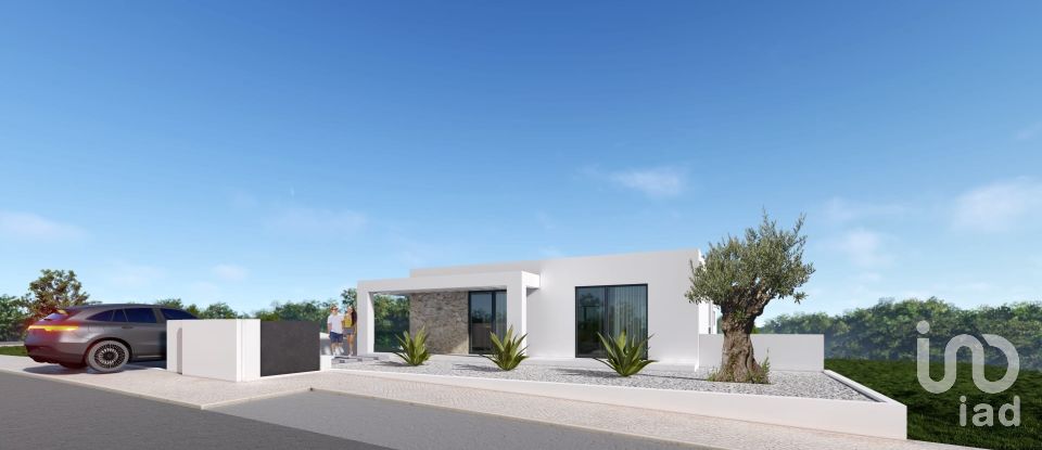 Terreno urbano em Reguengo Grande de 728 m²