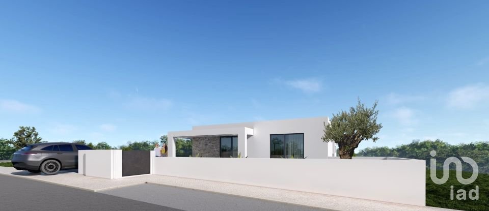 Terreno urbano em Reguengo Grande de 728 m²