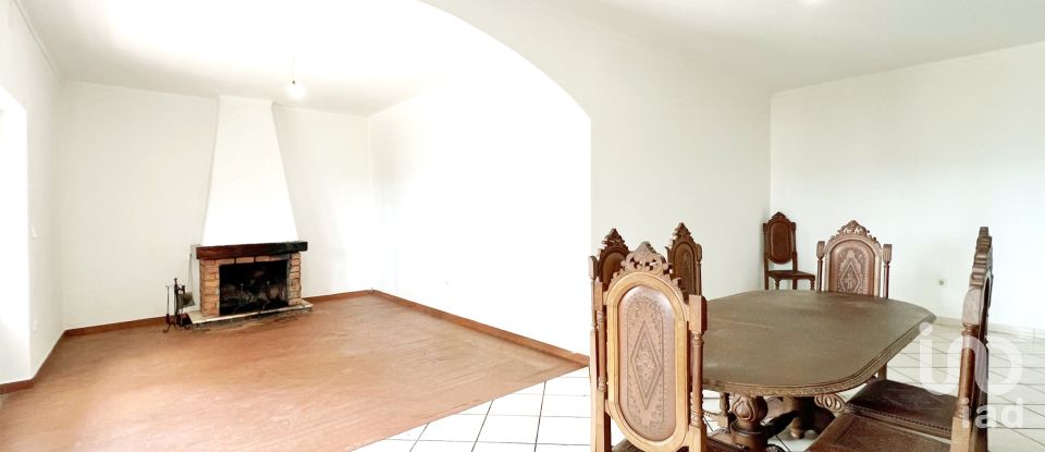 Moradia T4 em Madalena e Beselga de 170 m²