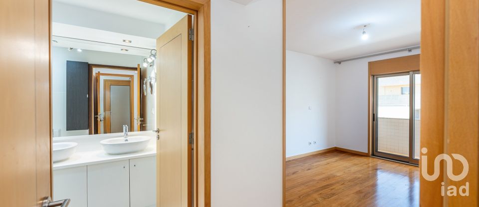 Apartment T4 in São Félix da Marinha of 285 m²