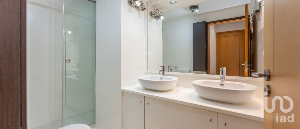 Apartment T4 in São Félix da Marinha of 285 m²