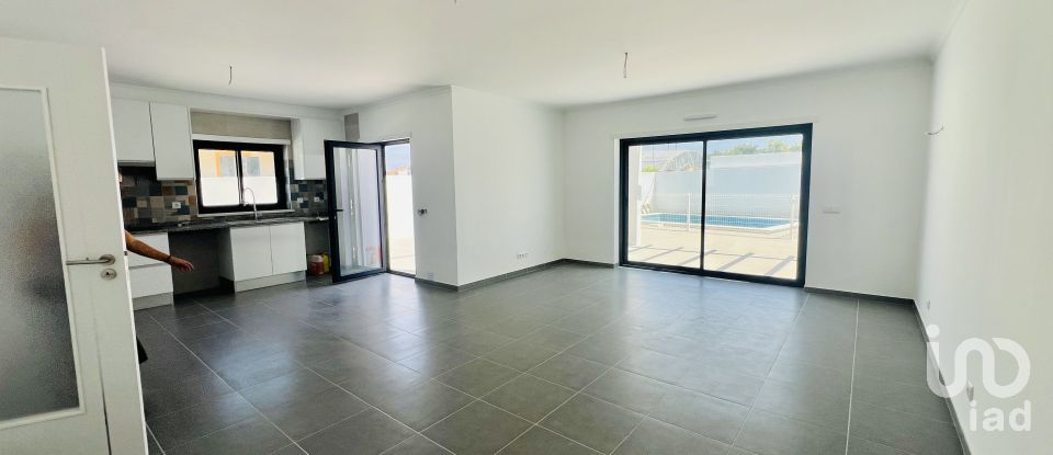 Maison T3 à Vila Nova de Cacela de 290 m²