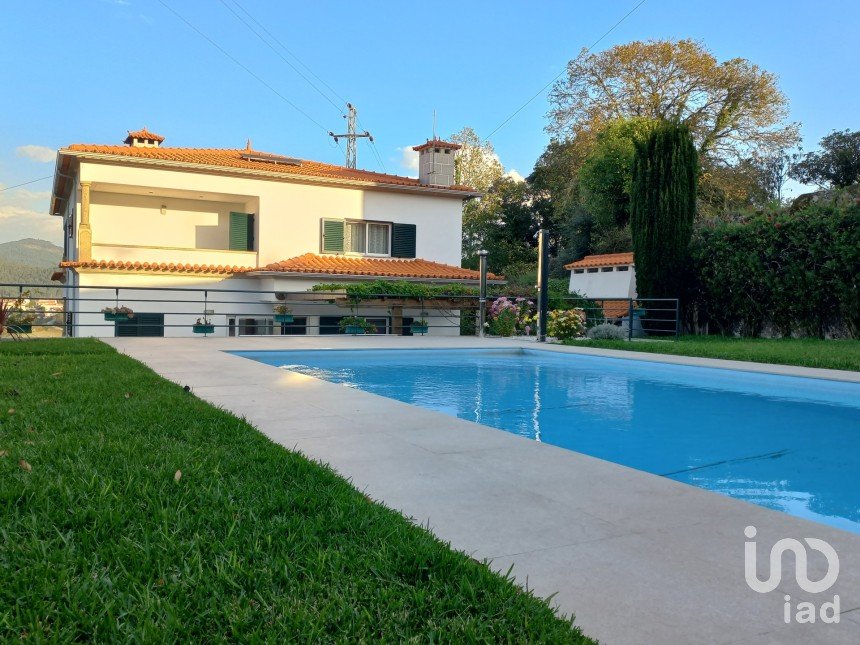 Moradia T3 em Palmeira de Faro e Curvos de 350 m²