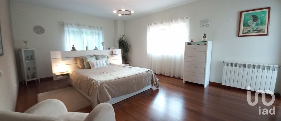 Moradia T3 em Palmeira de Faro e Curvos de 350 m²