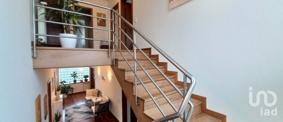 Moradia T3 em Palmeira de Faro e Curvos de 350 m²