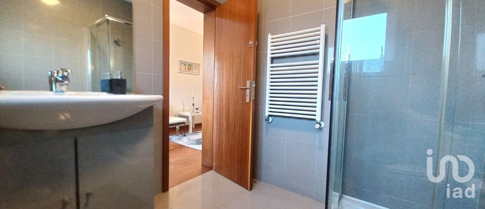 Moradia T3 em Palmeira de Faro e Curvos de 350 m²