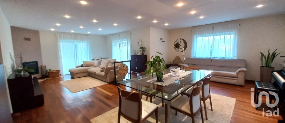 Moradia T3 em Palmeira de Faro e Curvos de 350 m²