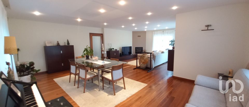 Moradia T3 em Palmeira de Faro e Curvos de 350 m²