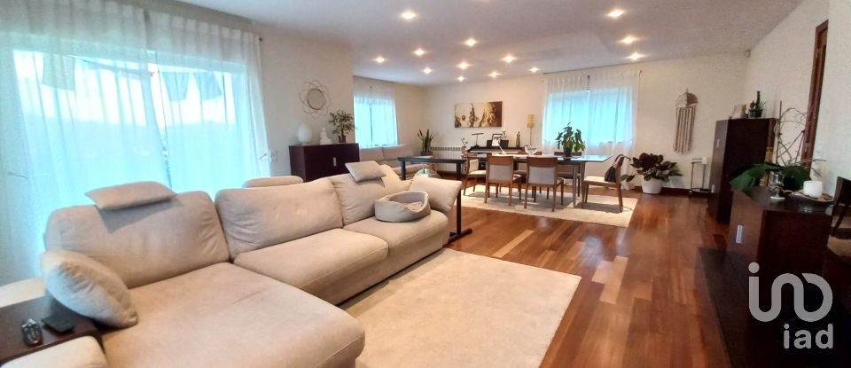 Moradia T3 em Palmeira de Faro e Curvos de 350 m²