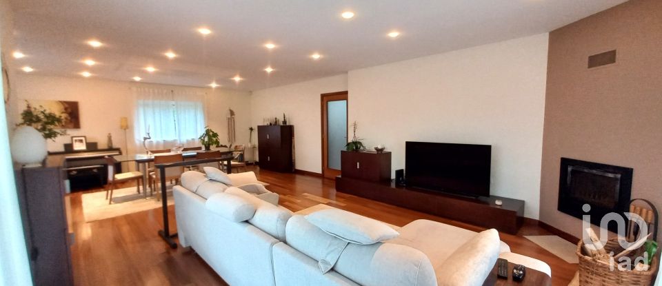 Moradia T3 em Palmeira de Faro e Curvos de 350 m²