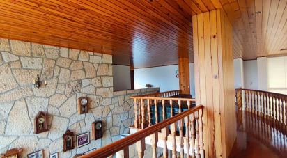 House T7 in Gondarém of 615 m²