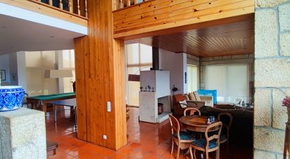 House T7 in Gondarém of 615 m²