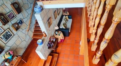 House T7 in Gondarém of 615 m²