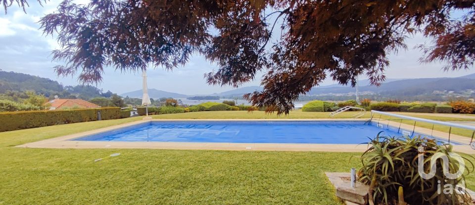 House T7 in Gondarém of 615 m²