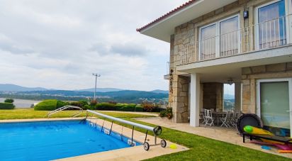 House T7 in Gondarém of 615 m²
