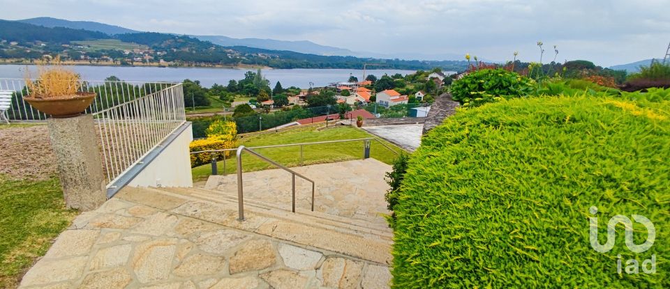 House T7 in Gondarém of 615 m²