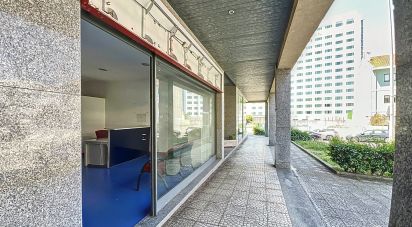 Boutique/Local commercial à Lordelo Do Ouro E Massarelos de 140 m²