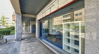 Boutique/Local commercial à Lordelo Do Ouro E Massarelos de 140 m²