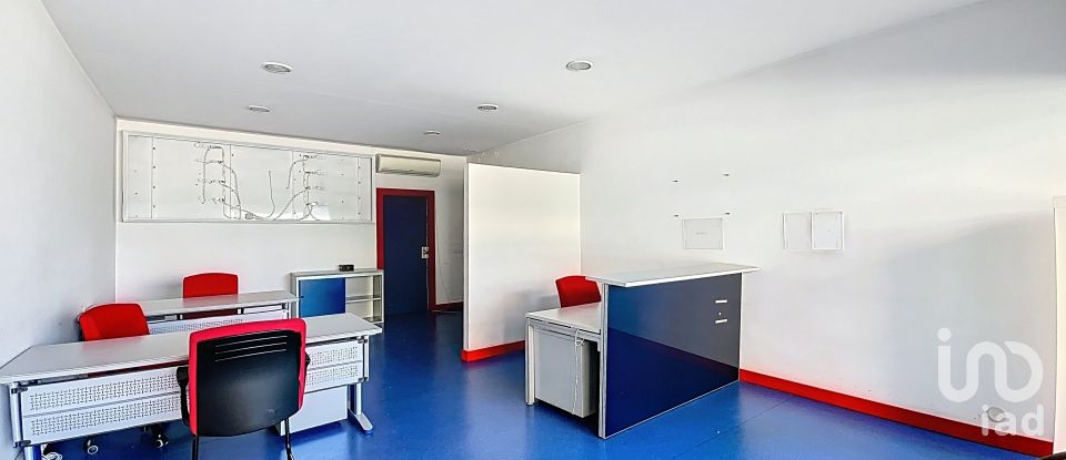 Shop / premises commercial in Lordelo Do Ouro E Massarelos of 140 m²