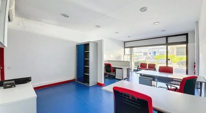 Boutique/Local commercial à Lordelo Do Ouro E Massarelos de 140 m²