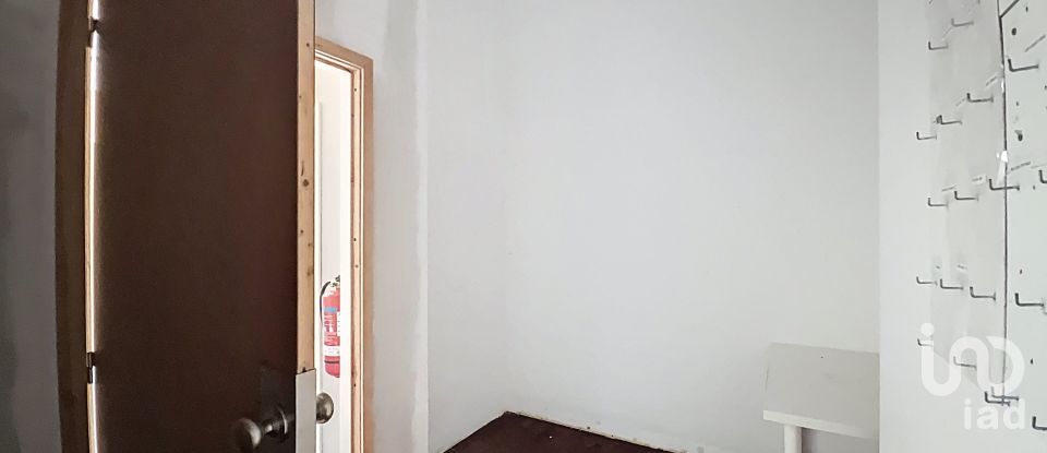 Shop / premises commercial in Lordelo Do Ouro E Massarelos of 140 m²