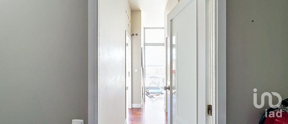 Shop / premises commercial in Lordelo Do Ouro E Massarelos of 140 m²