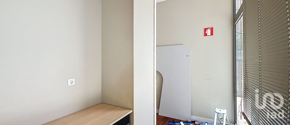 Shop / premises commercial in Lordelo Do Ouro E Massarelos of 140 m²