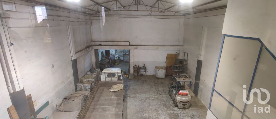 Shop / premises commercial in Milheirós of 260 m²