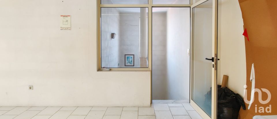 Shop / premises commercial in Milheirós of 260 m²