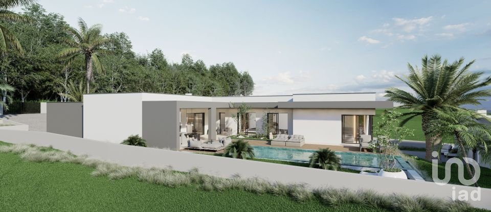 Terrain à Peral de 2 514 m²