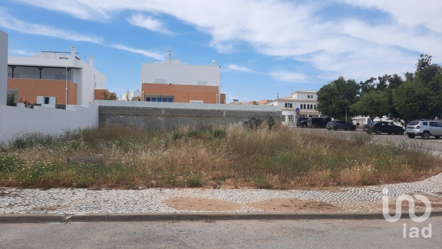 Terrain à Moncarapacho e Fuseta de 548 m²