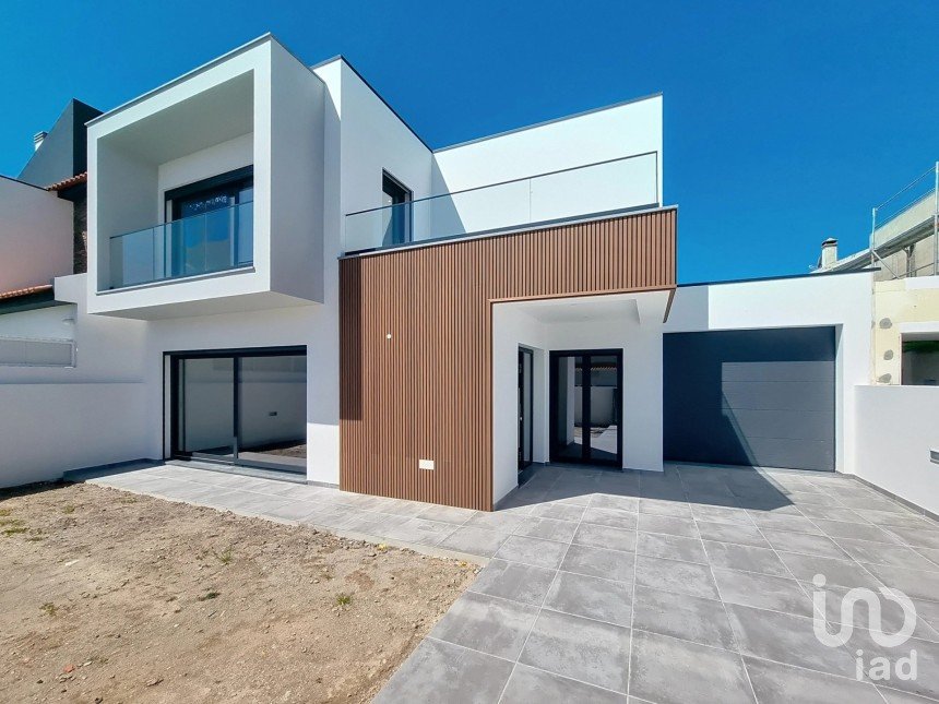 House T4 in Silveira of 211 m²